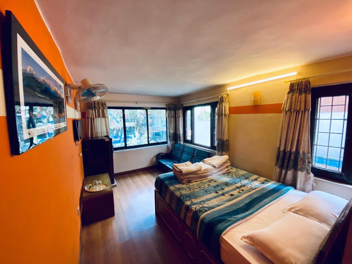 Souvenir Guest House Катманду Екстер'єр фото
