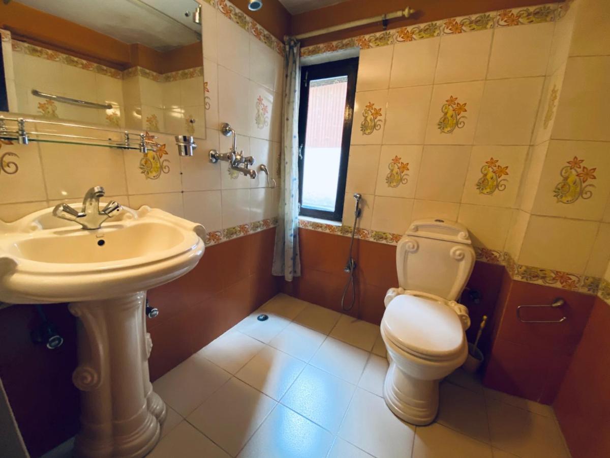 Souvenir Guest House Катманду Екстер'єр фото