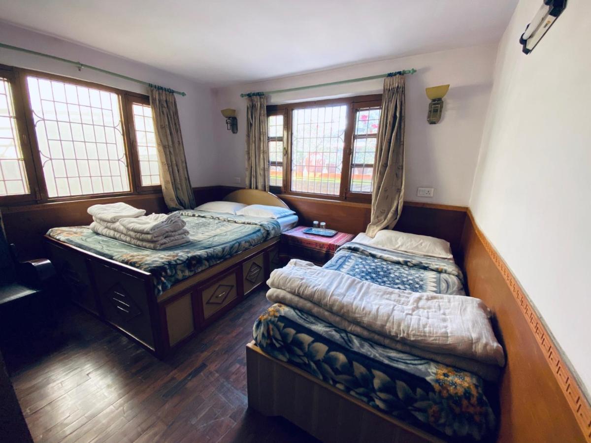 Souvenir Guest House Катманду Екстер'єр фото
