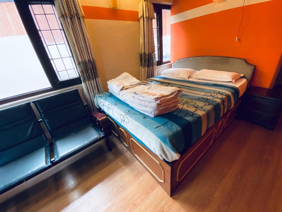 Souvenir Guest House Катманду Екстер'єр фото